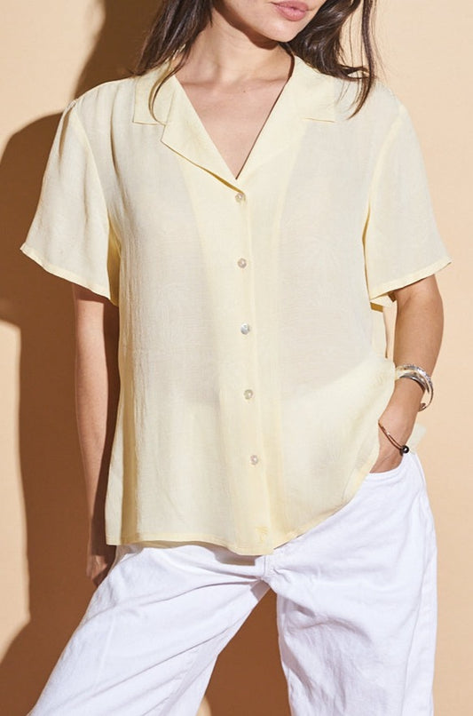 Pre-loved Pale Yellow Silk Palm Tree Shirt, Sz Large